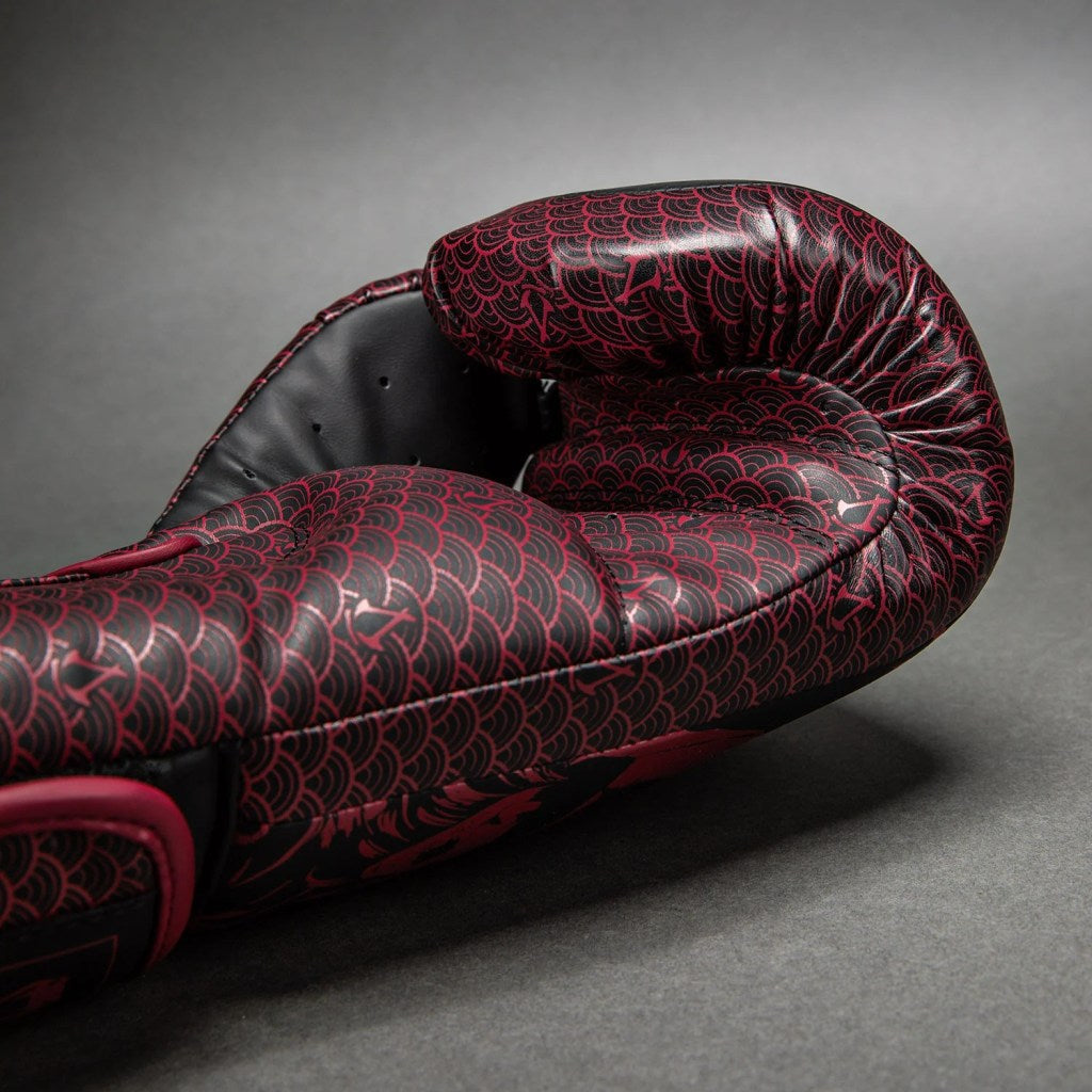 Venum Boxhandschuhe X Assassins Creed Shadows, rot-schwarz