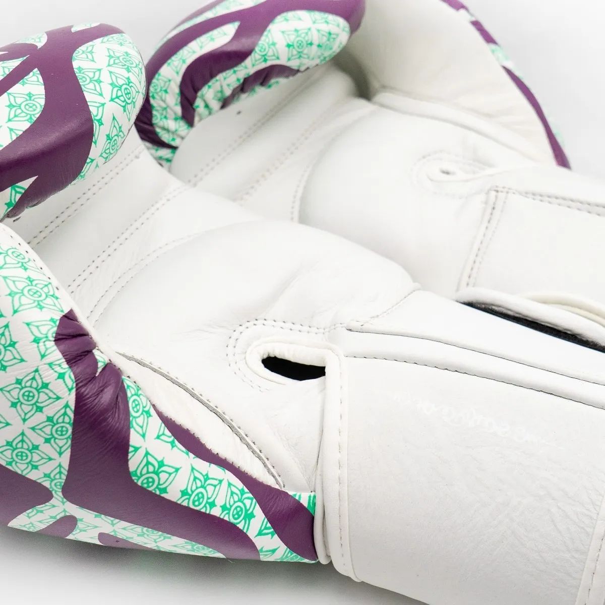 FUJIMAE Boxhandschuhe Sakyant 2 Leather, weiss-lila