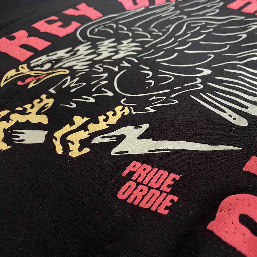 Pride Or Die Kapuzenpullover Prey On The Strong, schwarz