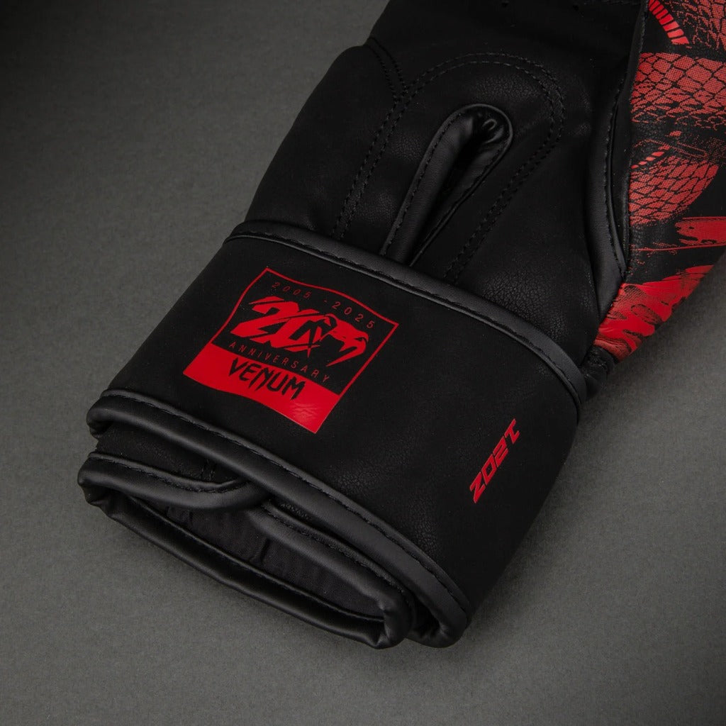 Venum Boxhandschuhe 20th Anniversary, schwarz-rot