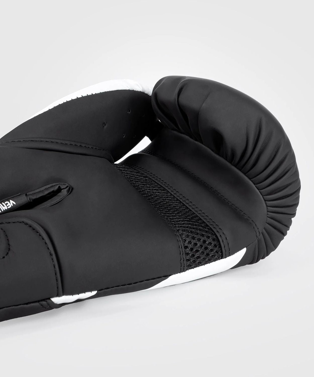 Venum Boxhandschuhe Challenger 4.0, schwarz-weiss