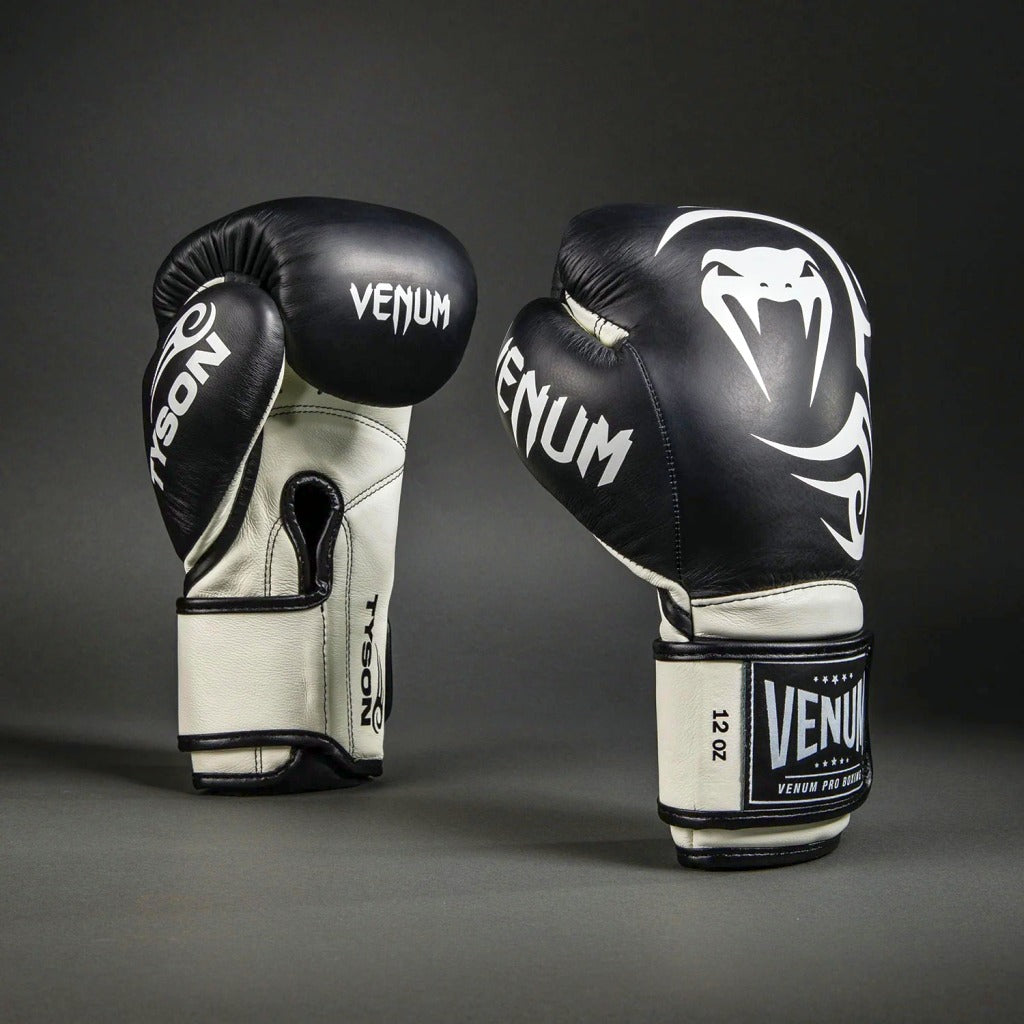 Venum Boxhandschuhe Giant 2.0 Mike Tyson Pro, schwarz