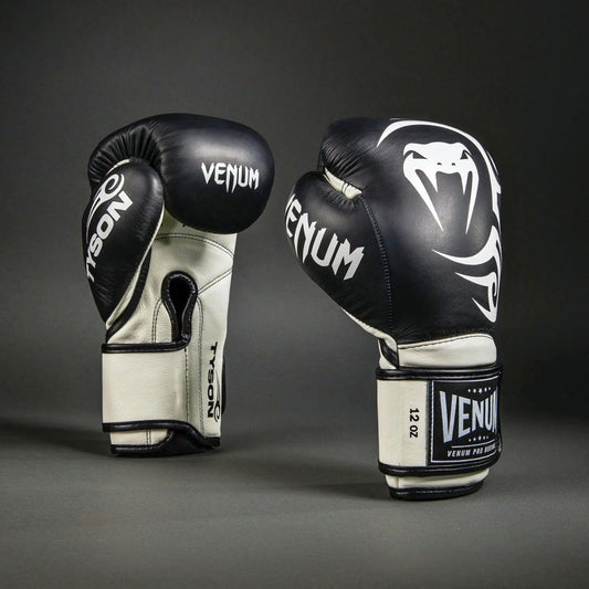 Venum Boxhandschuhe Giant 2.0 Mike Tyson Pro, schwarz