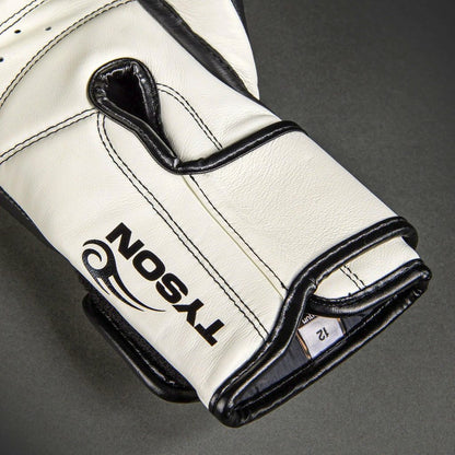 Venum Boxhandschuhe Giant 2.0 Mike Tyson Pro, schwarz