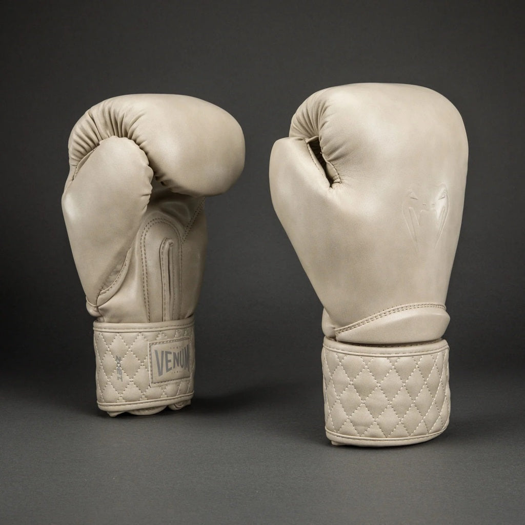 Venum Boxhandschuhe Impact Classic, weiss