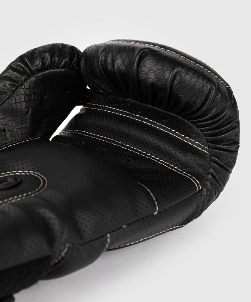 Venum Boxhandschuhe Impact Evo Scales, schwarz