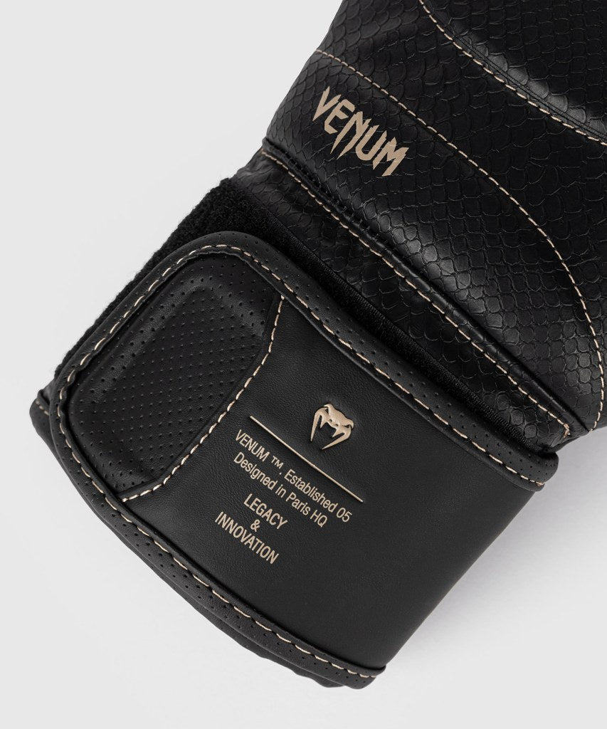 Venum Boxhandschuhe Impact Evo Scales, schwarz
