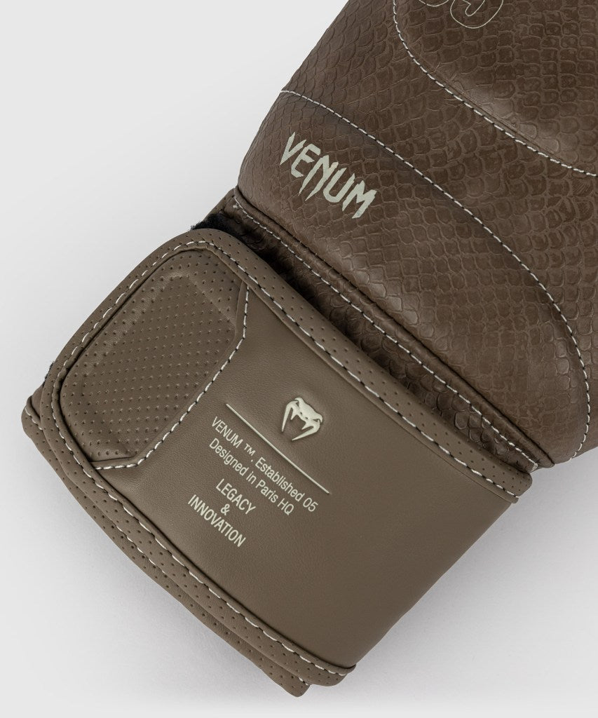 Venum Boxhandschuhe Impact Evo Scales, braun