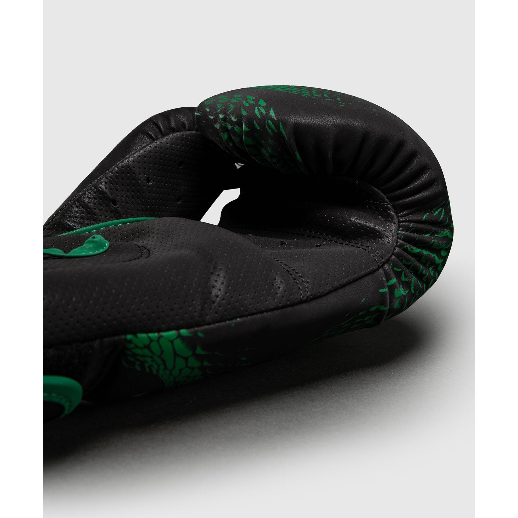 Venum Boxhandschuhe Matupa, schwarz-gruen