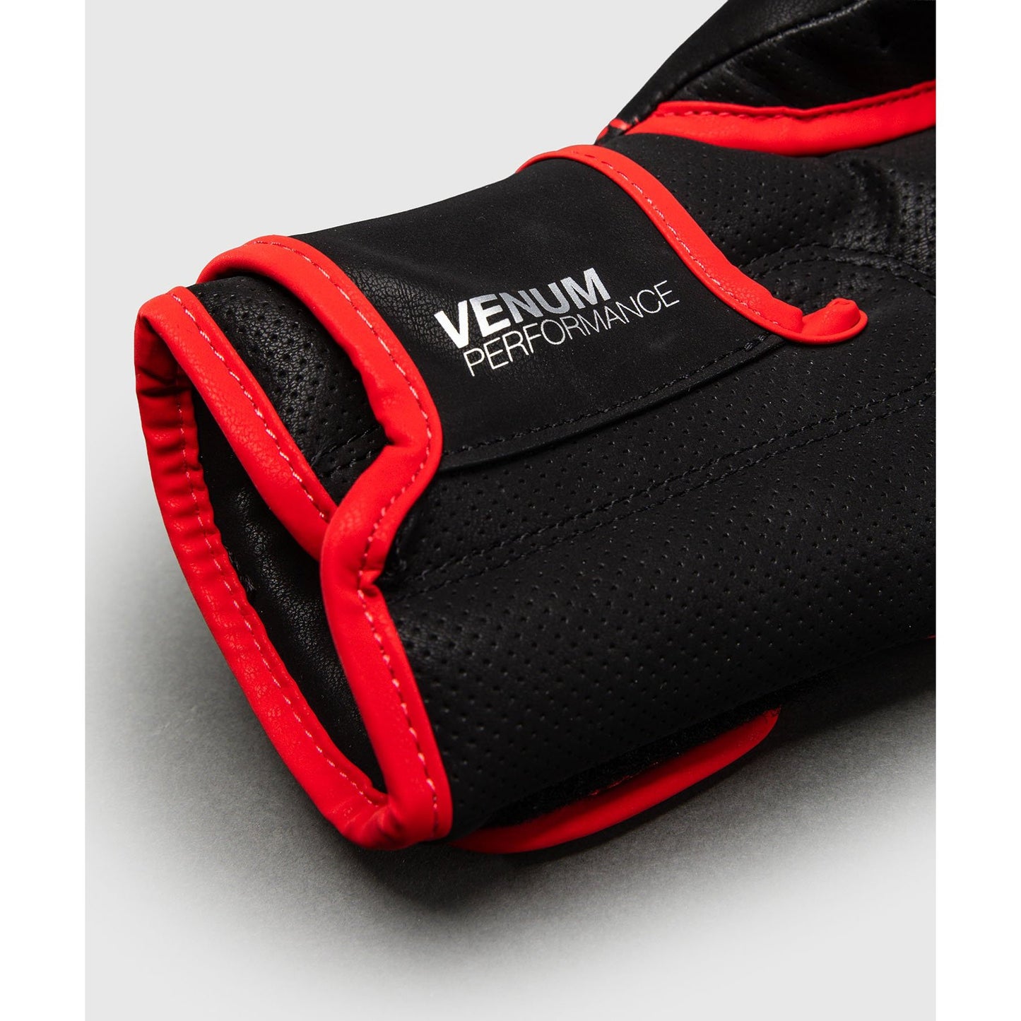 Venum Boxhandschuhe Matupa, schwarz-rot
