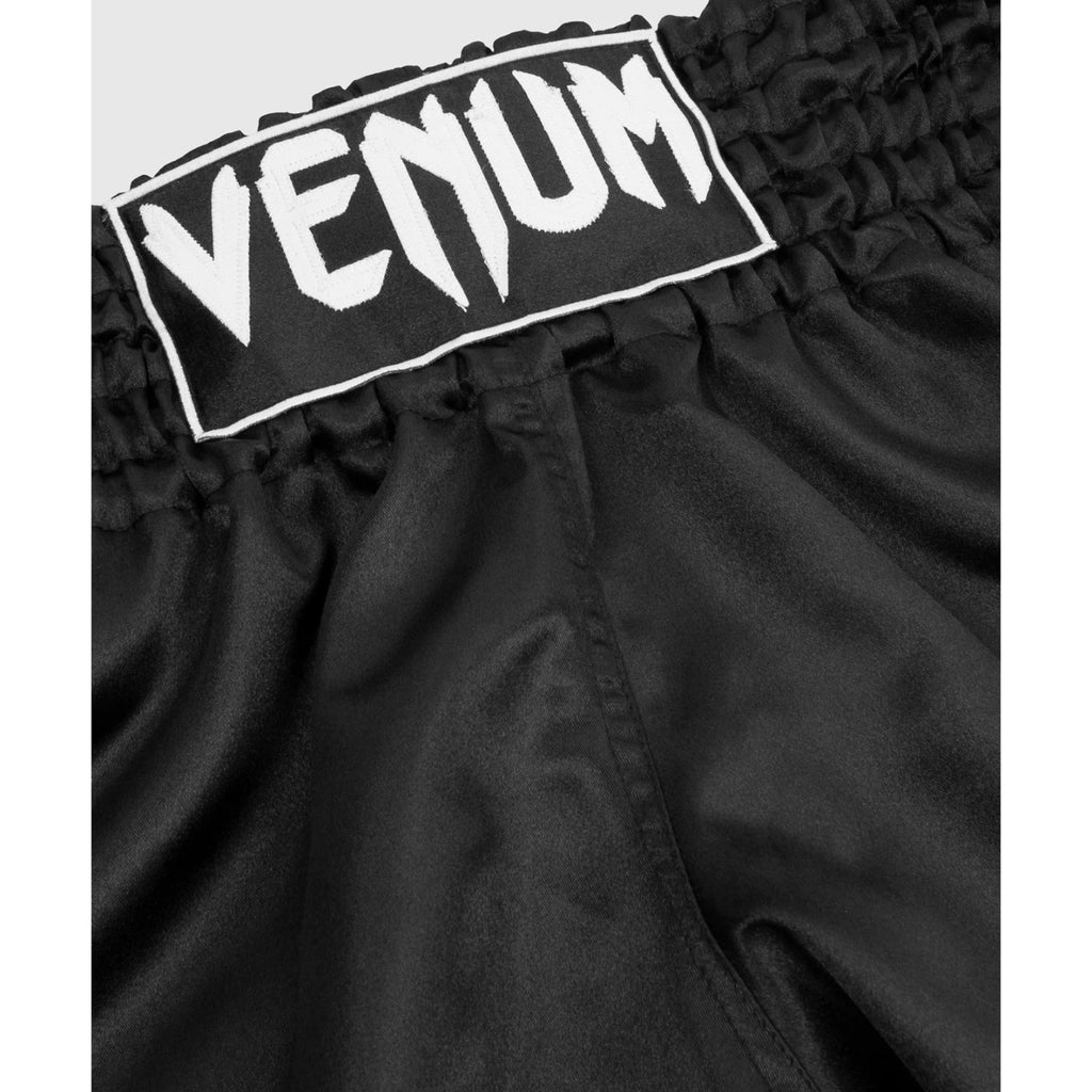 Venum Muay Thai Shorts Classic, schwarz-weiss