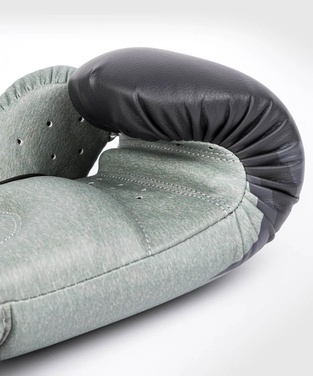 Venum Boxhandschuhe Stone Mineral, gruen-grau