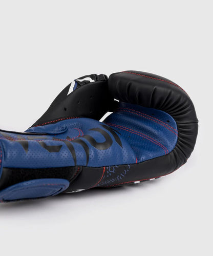 Venum Boxhandschuhe x Tekken 8 Jin Kazama, blau-schwarz