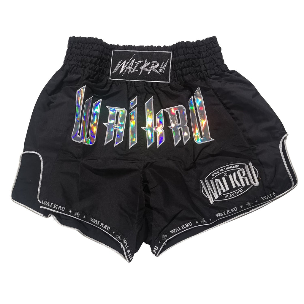 Wai Kru Muay Thai Shorts MT-12, schwarz-silber