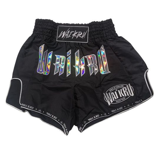 Wai Kru Muay Thai Shorts MT-12, schwarz-silber