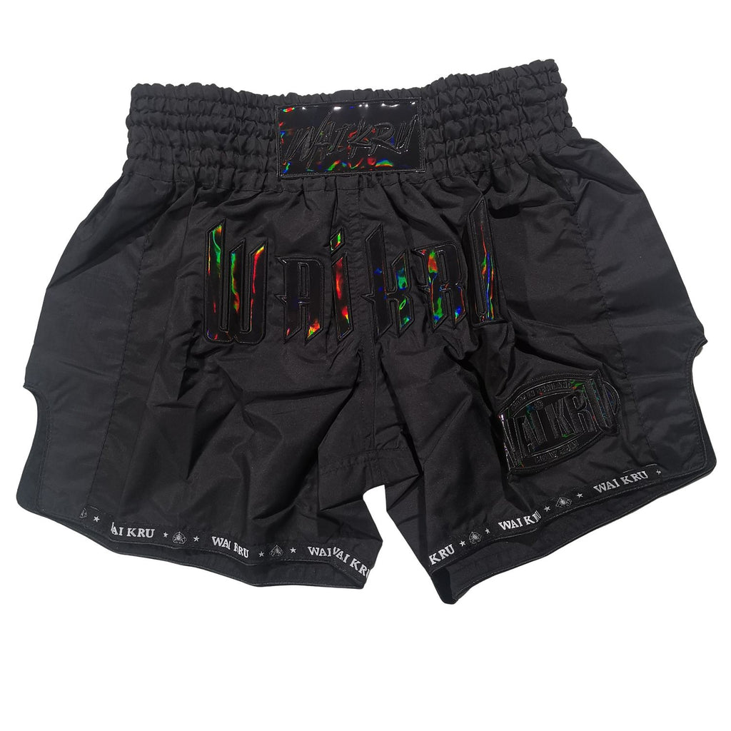 Wai Kru Muay Thai Shorts MT-8 Black Panther, schwarz-schwarz