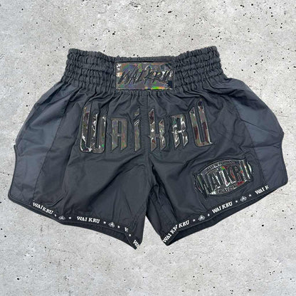 Wai Kru Muay Thai Shorts MT-8 Black Panther, schwarz-schwarz