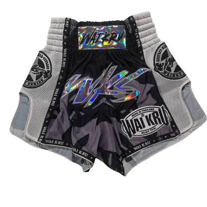 Wai Kru Muay Thai Shorts SUB-14, schwarz-weiss